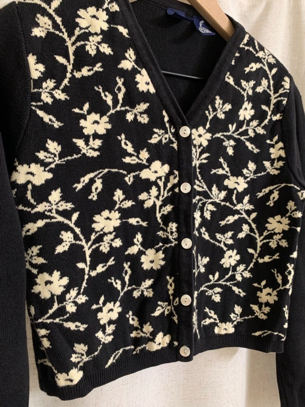 GAP 100% Cotton Heavy Weight Cropped Black Cream Floral Button Cardigan Small - Picture 2 of 6